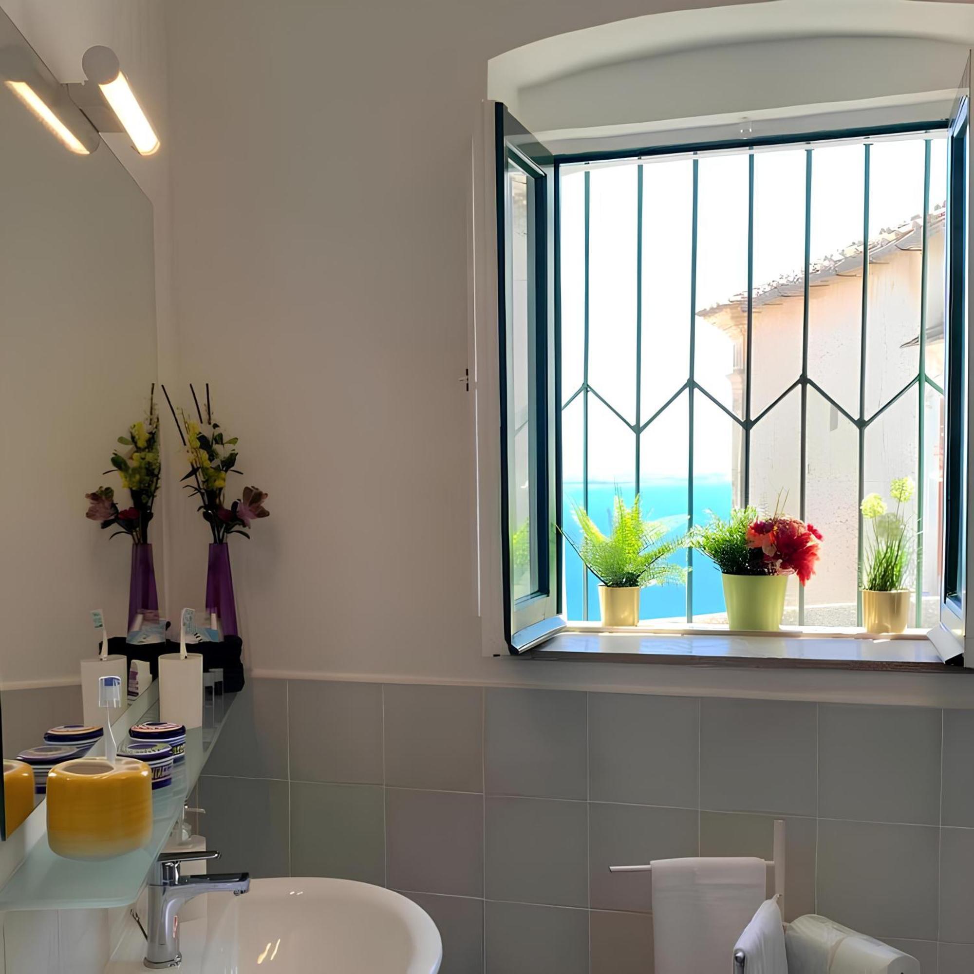 Raito Guest House - Amalfi Coast Vietri المظهر الخارجي الصورة